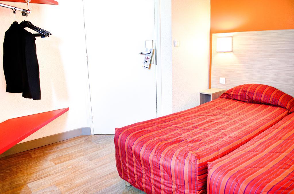 Hotel Heco Lyon Sud Vienne Room photo